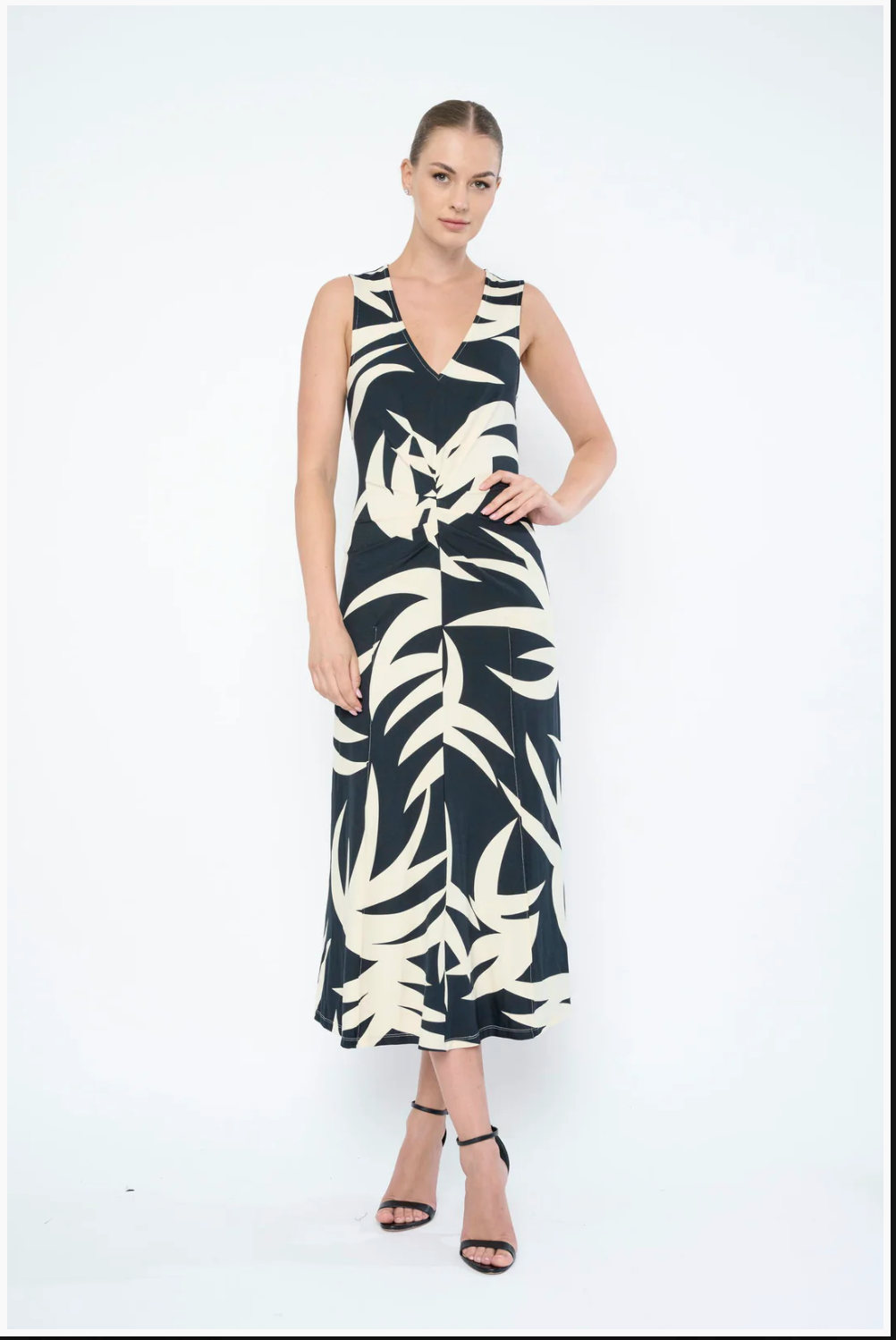 Flora Bea Siya Dress - Black Pineapple