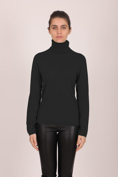 Estheme Turtleneck Sweater - Black